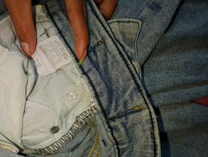 Burgundy Top &amp; Light Wash Jeans