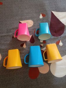 Set of 5 Colorful Plastic Cups