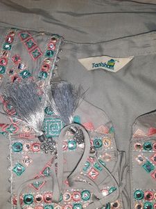Beautiful Grey🤍Partywear Suit With Mirror Work