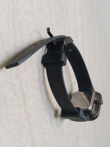 Trendy Black Square Dial Watch – Like New 🖤