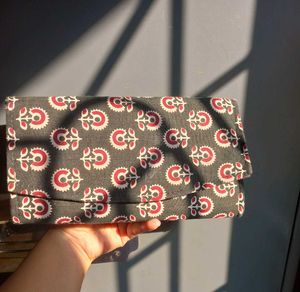Patterned Clutch