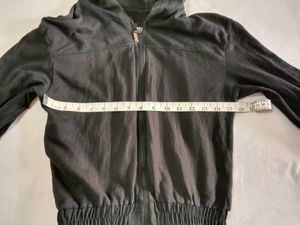 Cropped Hoodie.