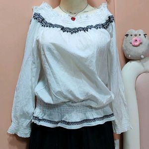🤍 Boho Chic Peasant Top ! 🤍