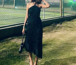 Brand New (NewMe) 🖤Floral Halter Neck Midi Dress