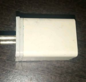 White USB Mobile Charger Realme