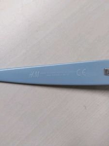 H&amp;M LIGHT BLUE RECTANGULAR SUNGLASSES
