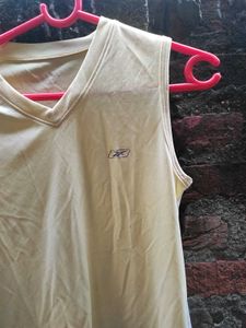 Sporty Reebok Yellow Shirt💛