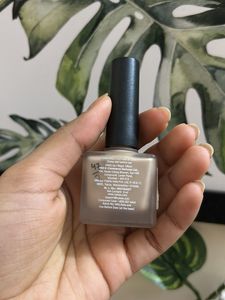 Nykaa Pink And Beige Nail Enamel