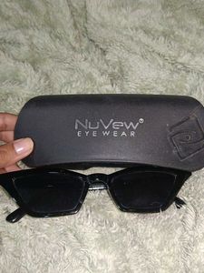 Cat eye sunglasses with UV lens