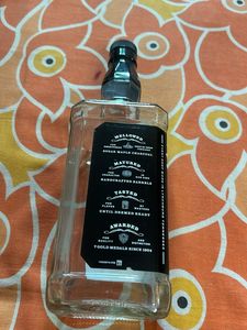 Empty Jack Daniel&#39;s 1.0 Litre Glass Bottle