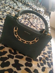 Chic Green Handbag