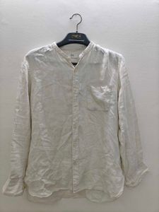 Uniqlo Linen Button-Down