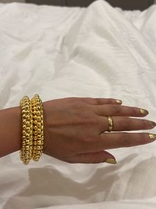 Gold bangle 🥇
