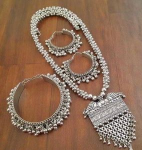 3 Jewellery Sets