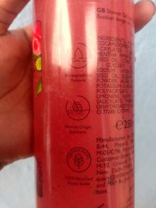 Oriflame Love Nature Exfoliating Shower Gel
