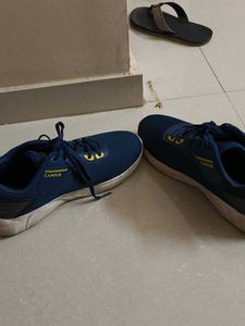 Campus Shoes Looks Like New