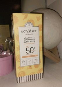 Dot N Key Vit C + E  Sunscreen SPF 50