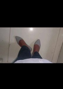 Grey Pointed-Toe Flats - Size 7