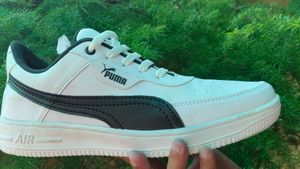 Puma Sneakers