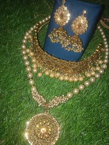 Earrings Necklaces