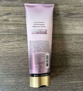 Victoria Secret&#39;s Velvet Petal