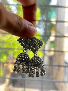 Pretty jhumka