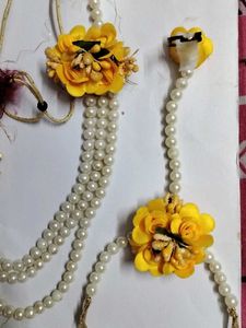 Artificial Flower Jewellery Set for Haldi