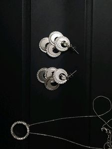 SILVER COLOURED JEWELLERY SET