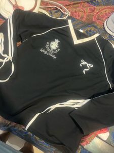 Cute Black &amp; White Long Sleeve Top