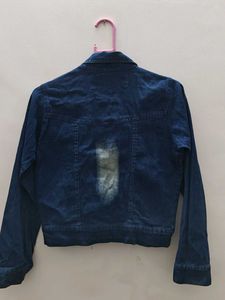 Women’s Cropped Denim Jacket – Washed Blue 🦋✨