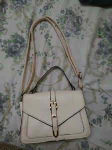 White Stylish Bag 🤍