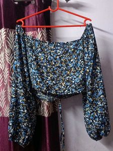 Chic Floral Off-Shoulder Crop Top