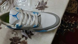 Cool White &amp; Blue Sneakers
