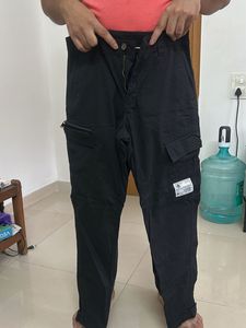 Stylish Men&#39;s Cargo Jeans