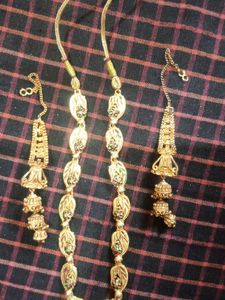 Elegant Gold-toned Necklace