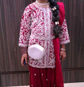 Elegant Red Embroidered Girls&#39; Outfit