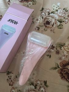 NYKAA Face Roller