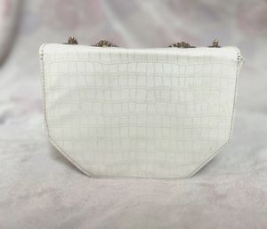 White Sling Bag ❤️‍🔥