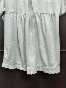 Cute Ruffled Top And Capri Set For Night Wear