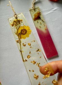 🌸🌸 Floral Resin Bookmarks (2)