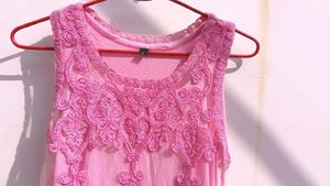 🌷 pretty Pink Lace Top🌷