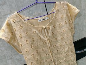 Trendy Top 💛