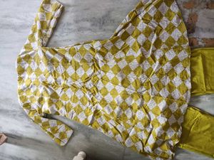 Yellow &amp; White Kurta Set