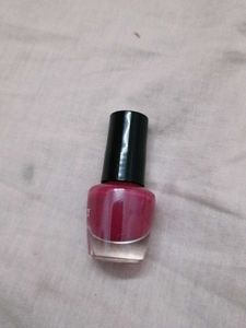 Ellen Tracy Nail Polish