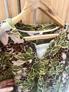 Ribbed Floral Blouse - Size M