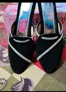 Black Sandel