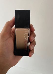 Huda Beauty Authentic Foundation