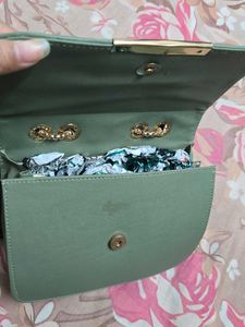 Mehnam Swagger Sling Bag with Quilted