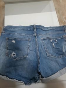 Gap Shorts .