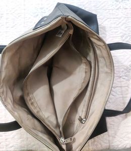 Beige and Black Shoulder Bag, 🥰 Condition 👍